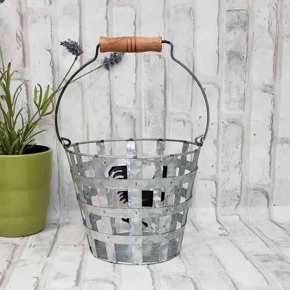 Rooster Galvanized Metal Planter Basket - Picture 2 of 7